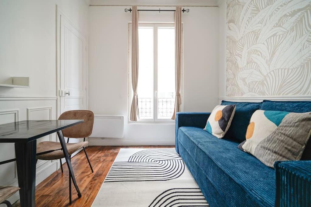 Niepce - Blue Flat Next To Avenue Du Maine *