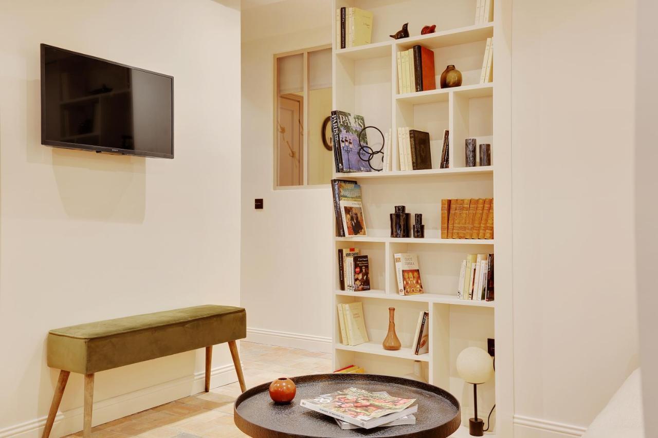 Elegant In Le Marais Apartment