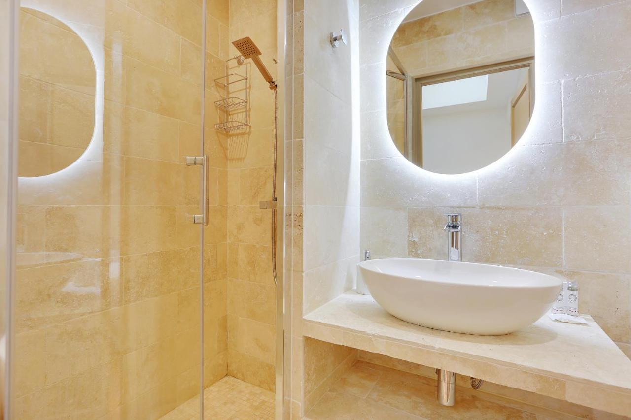 Elegant In Le Marais Apartment *