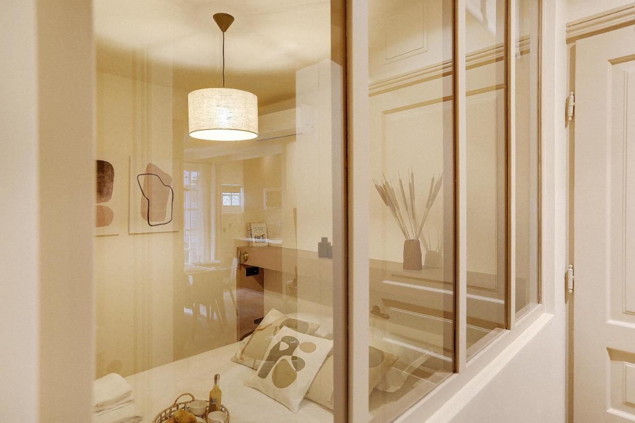 Elegant In Le Marais Apartment