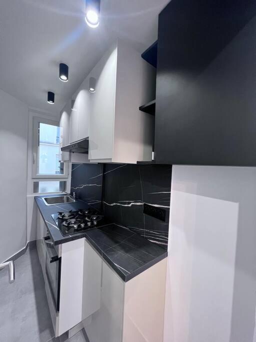 18 - 6p - 2br - Cosy Moderne Equipe Apartment