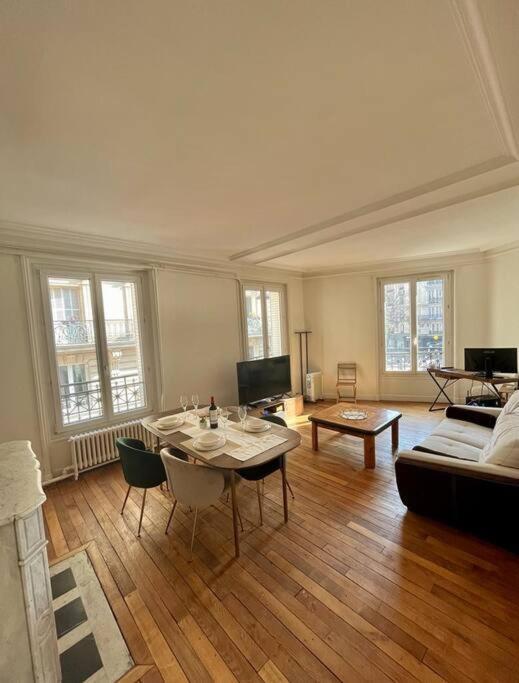 Republique Gorgeous Apartment *
