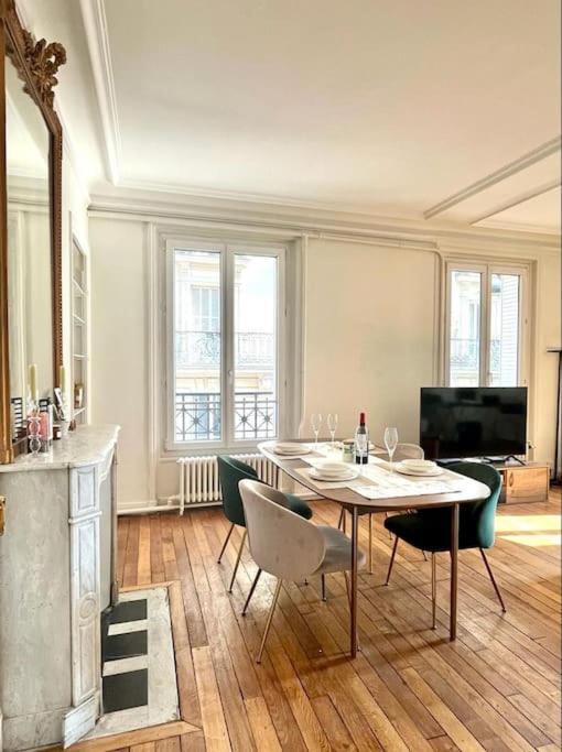 Apartment Republique Gorgeous Paris