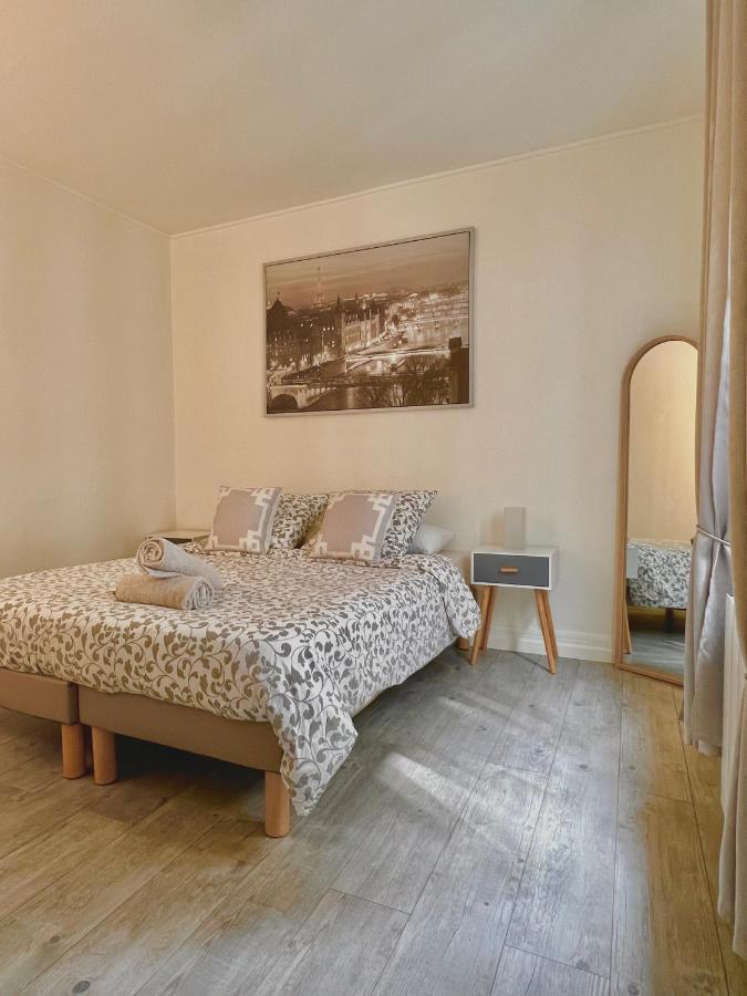 Champs Elysees 2 Apartment