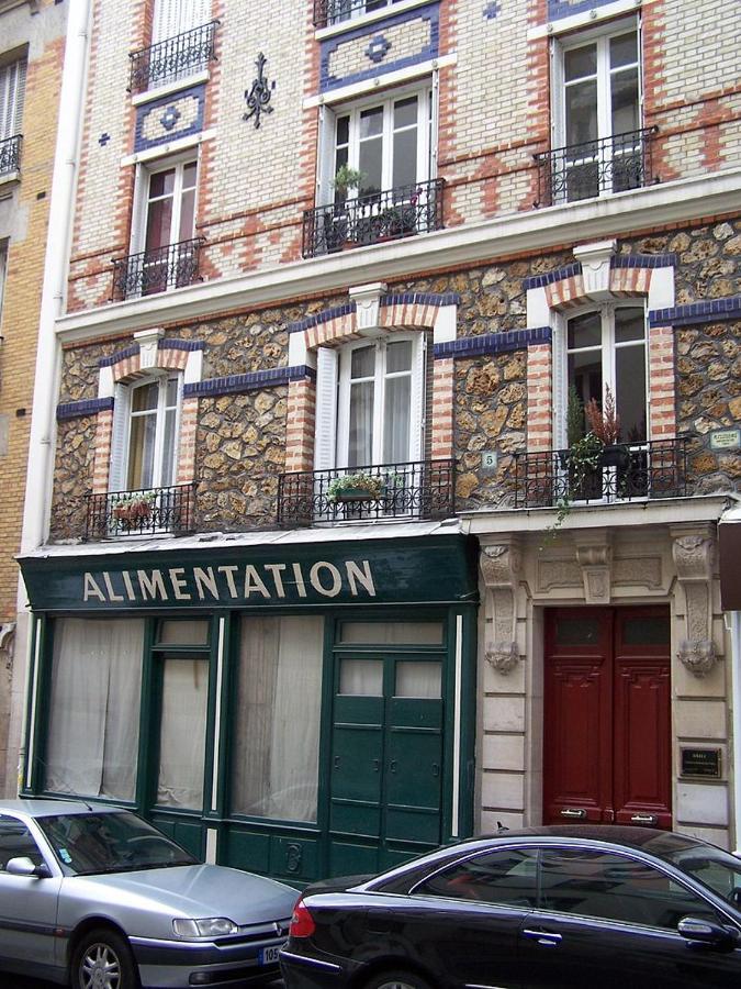 Appartement Petite Maison Avec Cour Dans Les Beaux Quartiers-vous Faites Le Menage- Very Good Prices For T-h-e Location But You Have To Clea-n Th-e Flat *