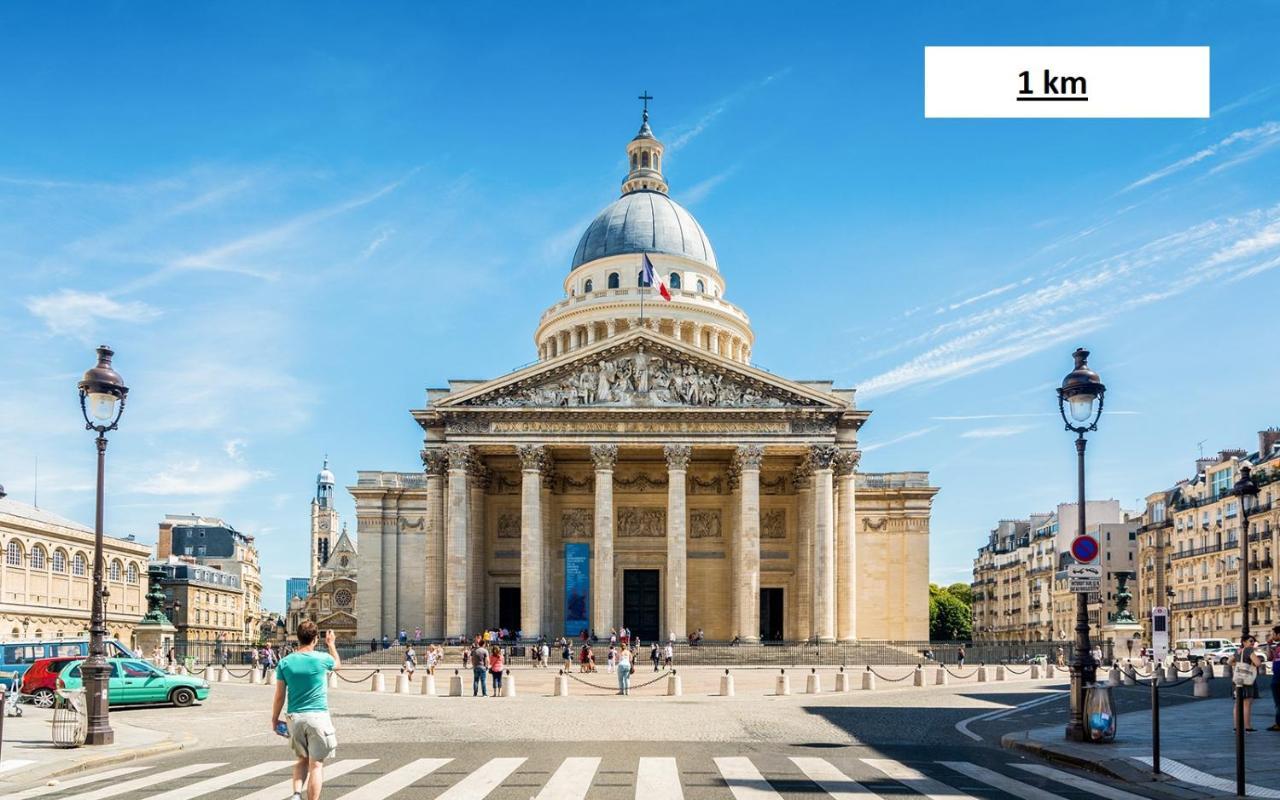 Petite Maison Avec Cour Dans Les Beaux Quartiers-vous Faites Le Menage- Very Good Prices For T-h-e Location But You Have To Clea-n Th-e Flat Paris