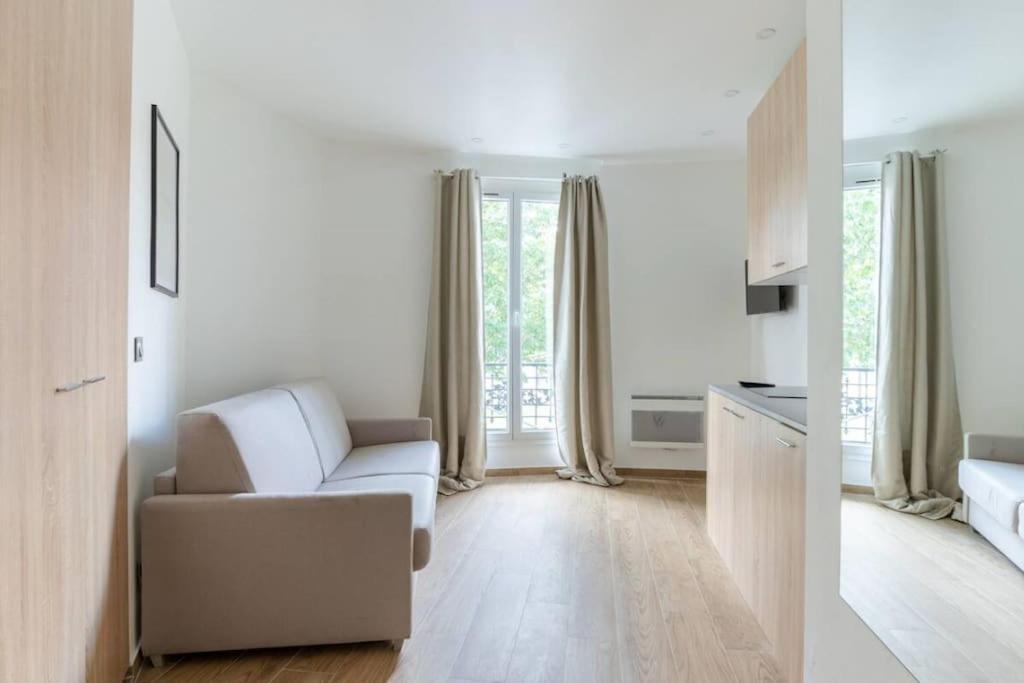 Hsh Bessiere-batignolles Superbe Paris