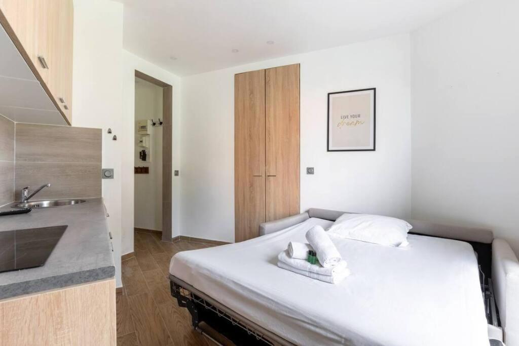 Hsh Bessiere-batignolles Superbe * Paris