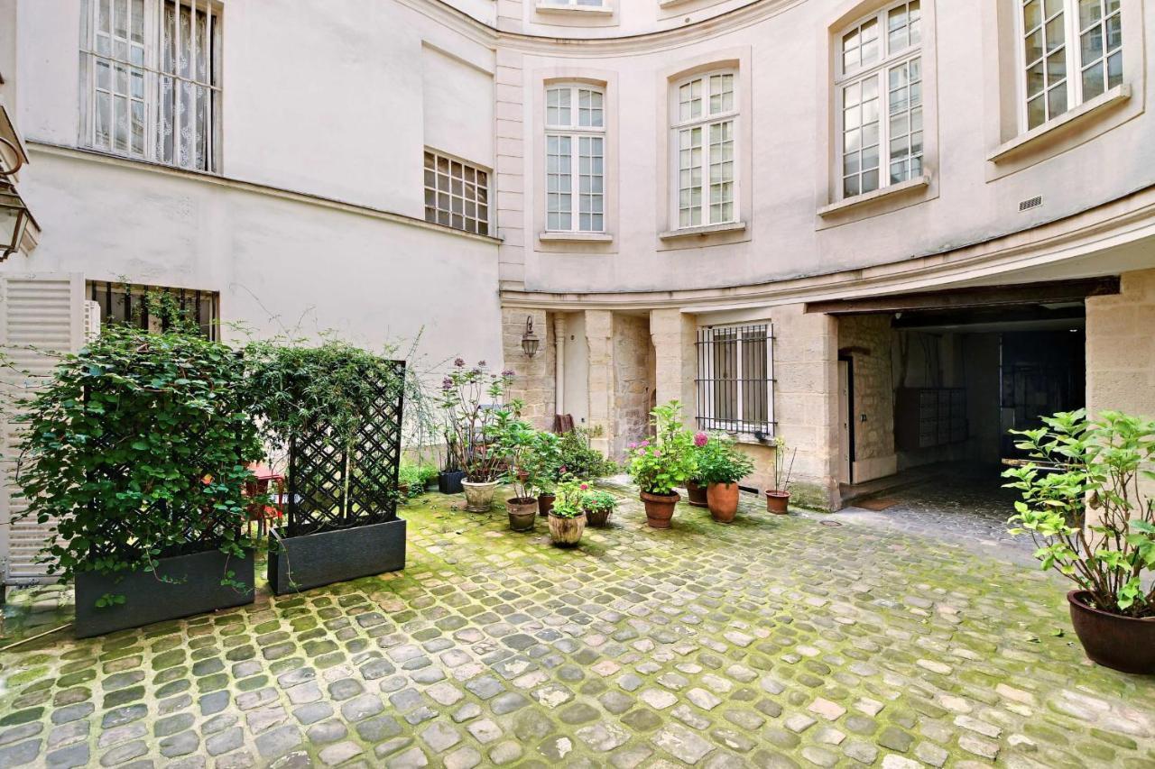 Charming Refurbished Studio -maraisbeaubourg * Paris