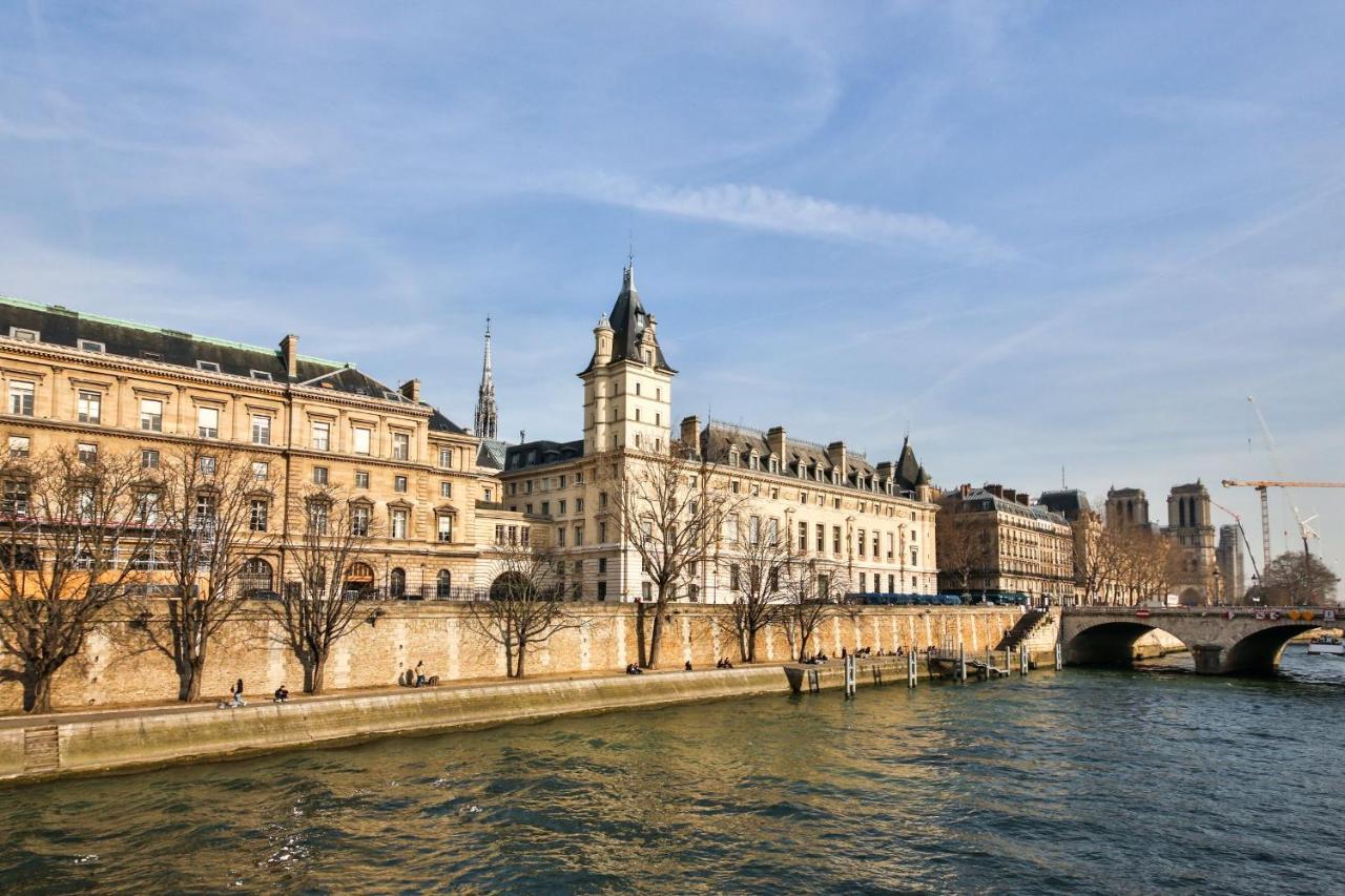 Seguier Proche Seine Paris