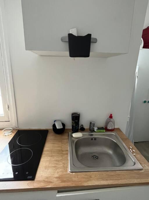 Cozy Nearby Champs Elysees Apartment *