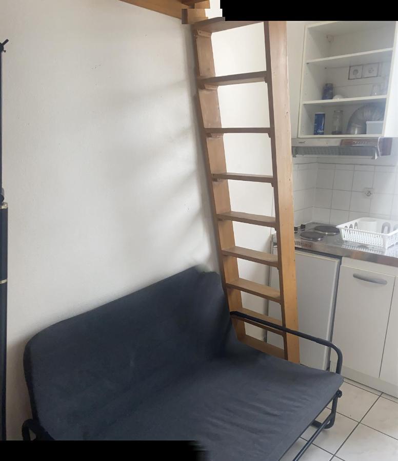 Sacre Coup De Coeur - Studio * Paris