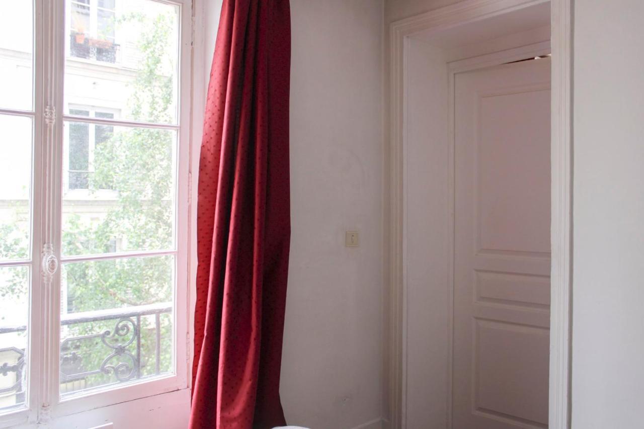 Spacious Near The Marais Apartment