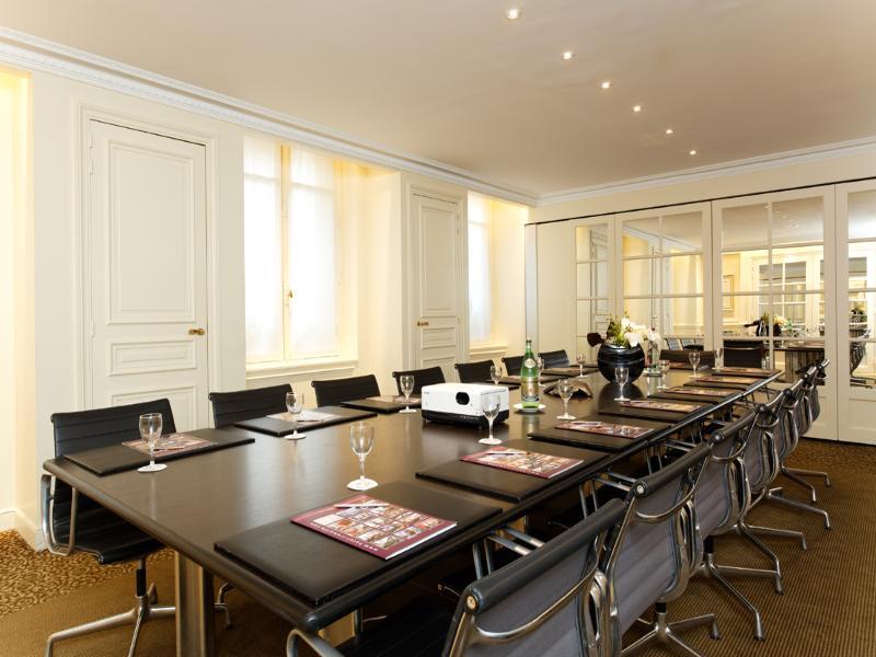 La Tremoille Hotel