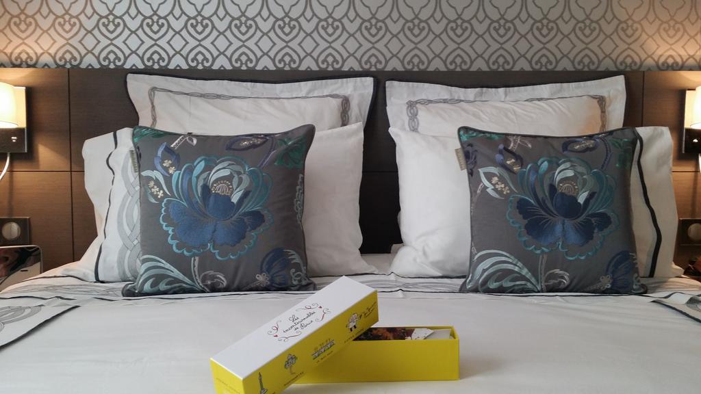 Roi De Sicile - Rivoli -- Luxury