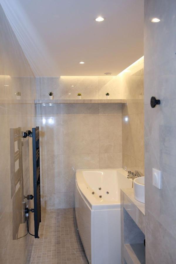 Sejour Romantique Avec Bain A Remous A 9 -p6