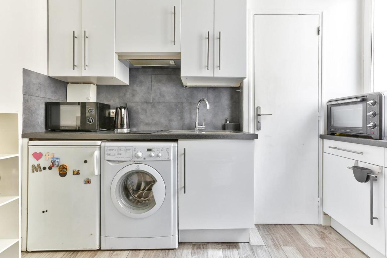 Apartment T2 Close To The Grands Boulevards Paris