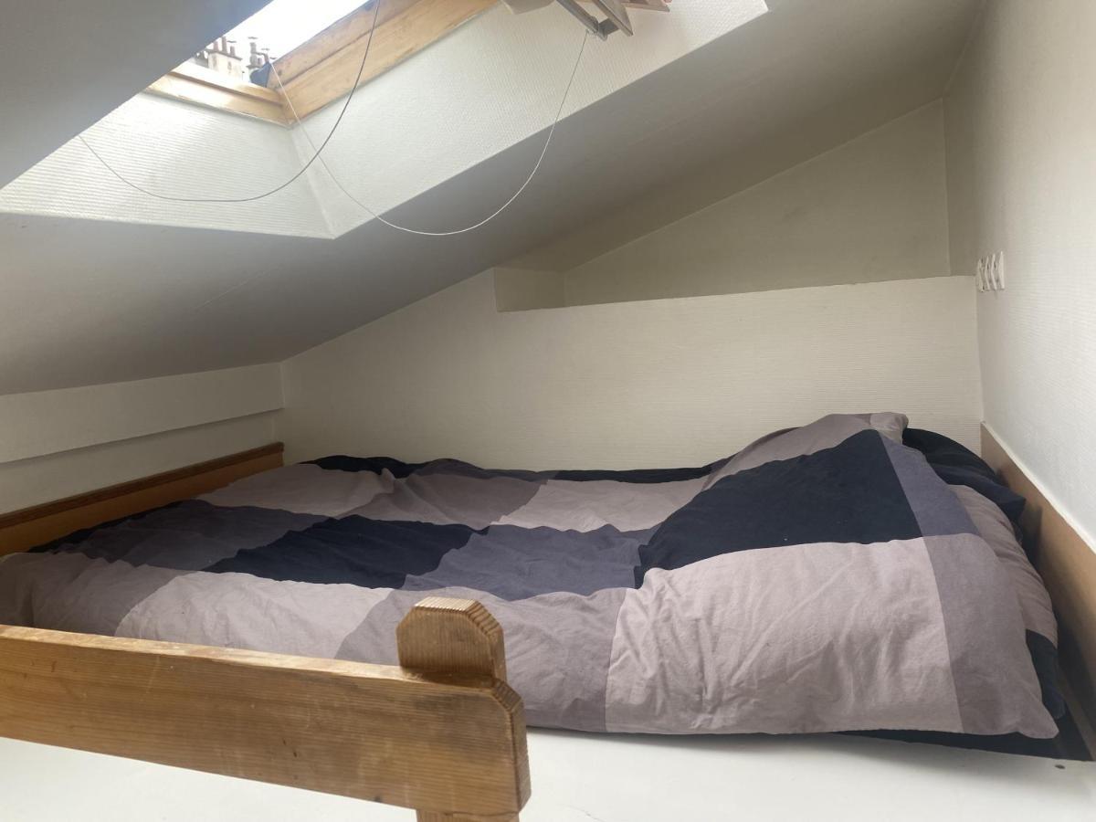 Sacre Coup De Coeur - Studio * Paris