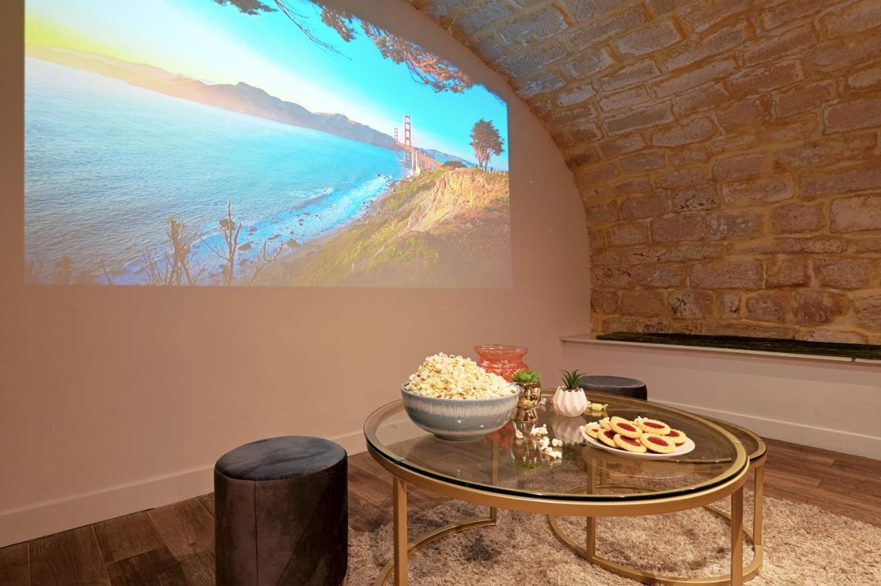 Appartement Huge 2 Floor With Unique Games & Theatre *