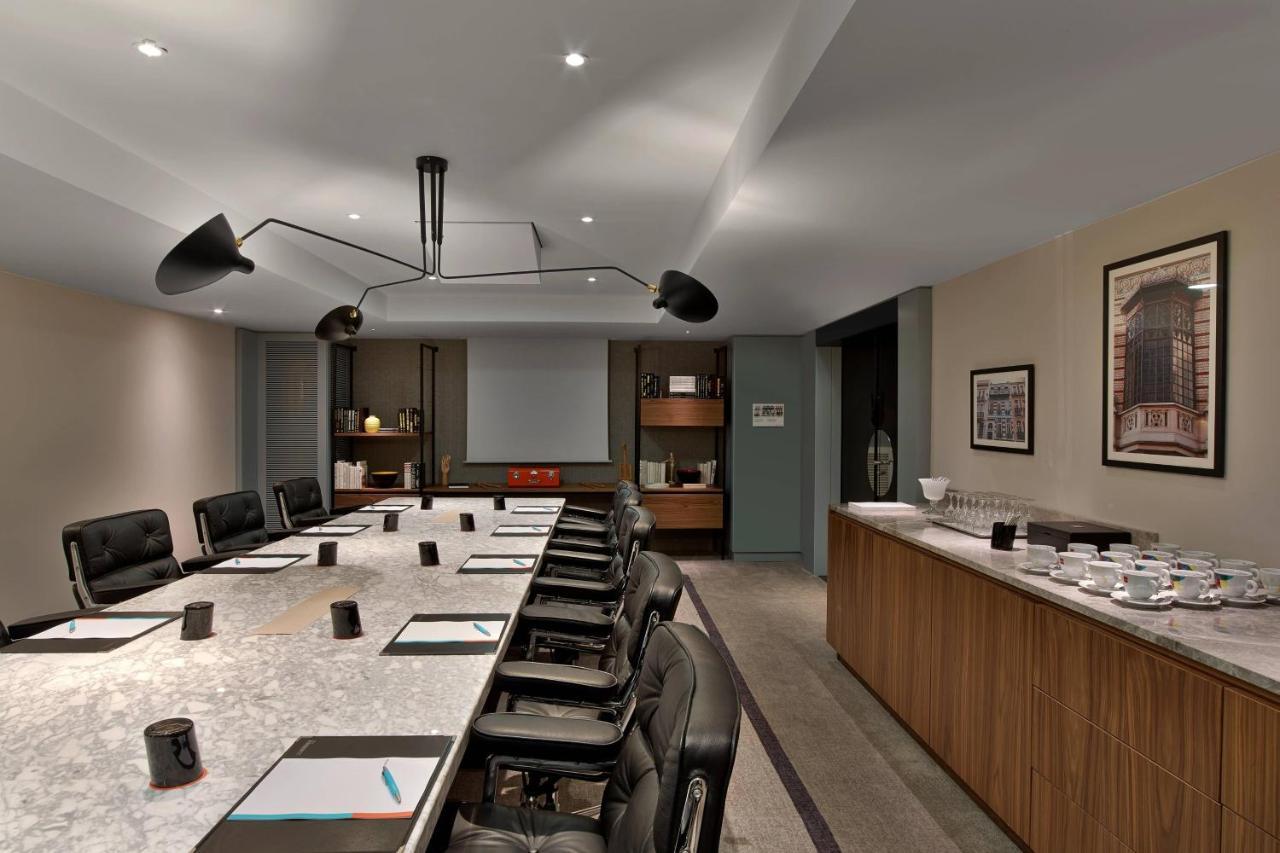 Le Meridien Etoile Hotel