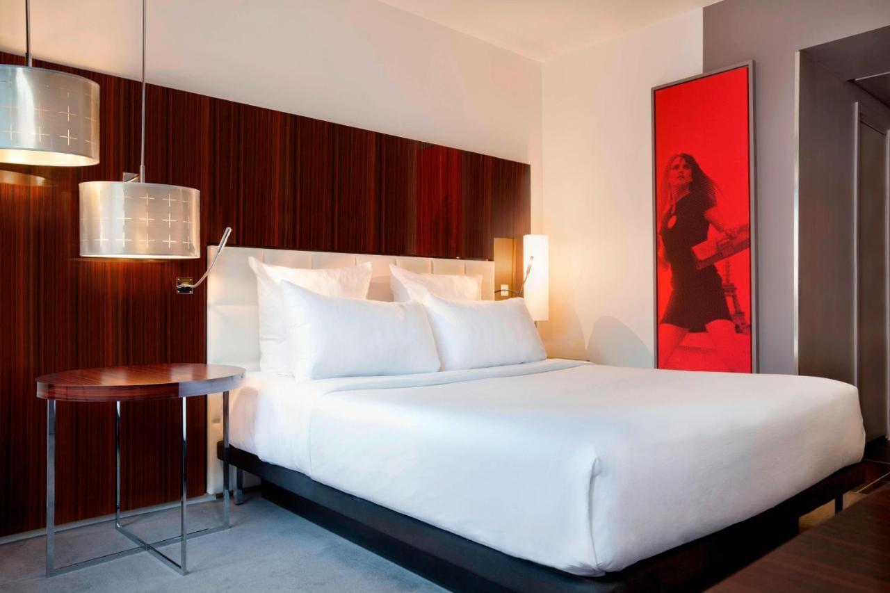 Le Meridien Etoile Hotel
