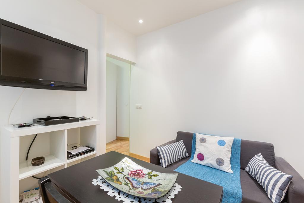 Petits Champs Ii Bed & Breakfast *