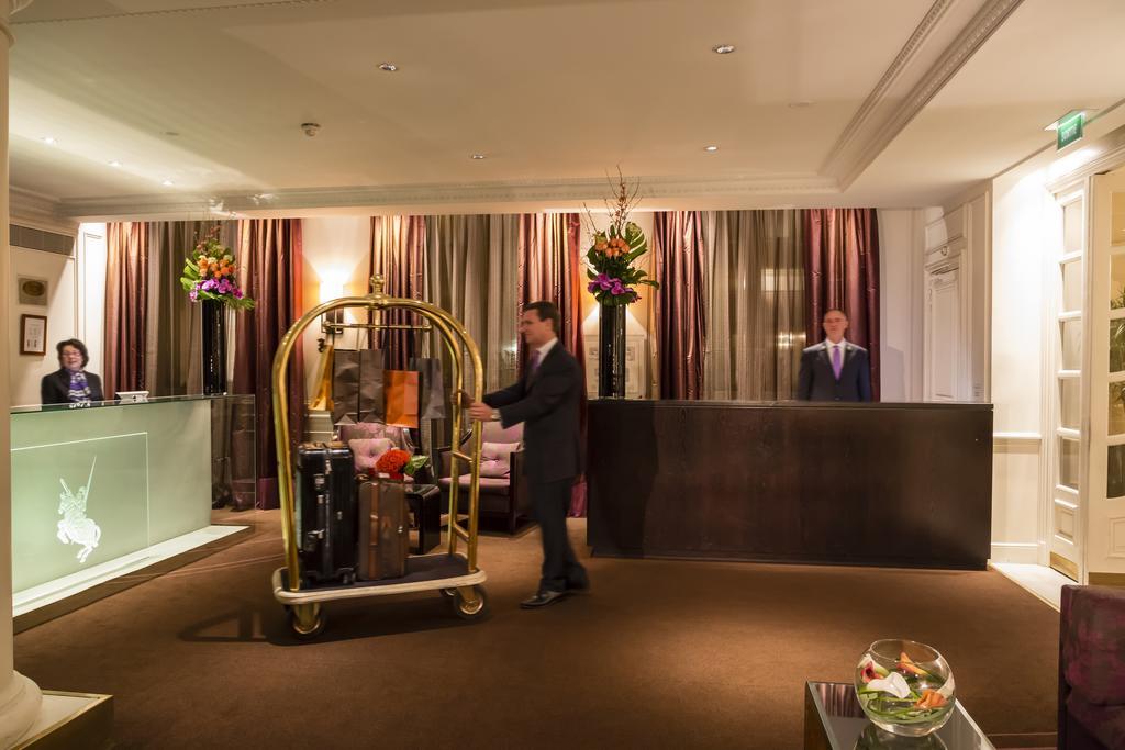 Hotel La Tremoille Paris