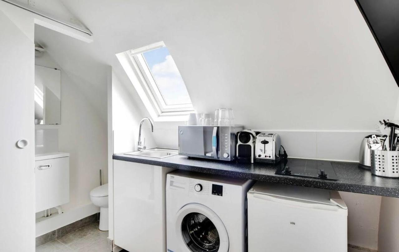 A Saint-lazare Apartment Paris