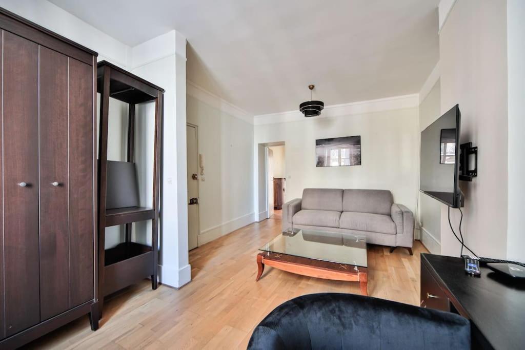 12.appartement 4pers#sevres-lecourbe#necker Apartment