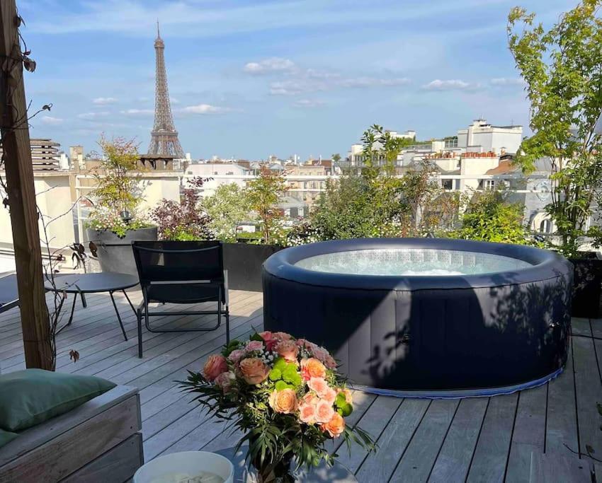 Luxury Penthouse - Eiffel Tower Apartment