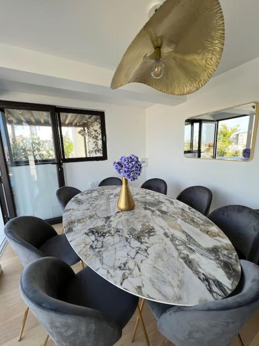 Luxury Penthouse - Eiffel Tower Apartment