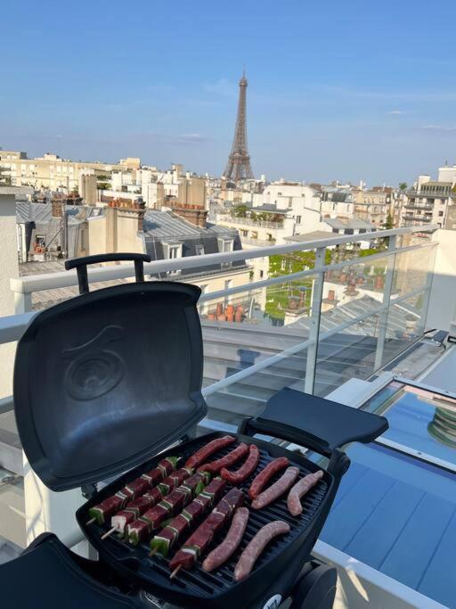 Luxury Penthouse - Eiffel Tower Apartment *