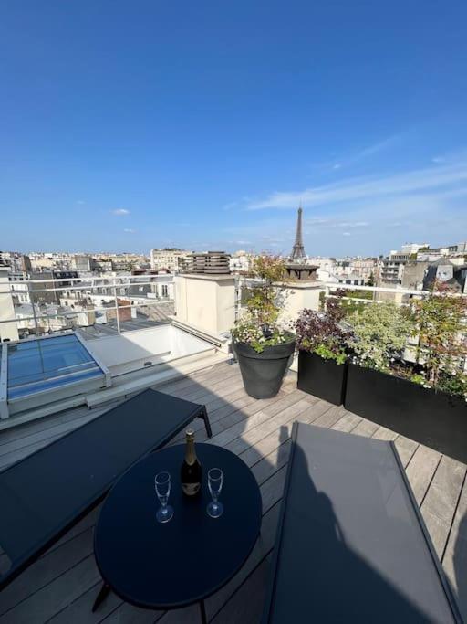 Luxury Penthouse - Eiffel Tower Apartment *