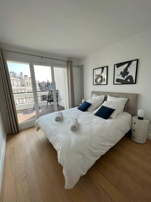 Luxury Penthouse - Eiffel Tower Paris