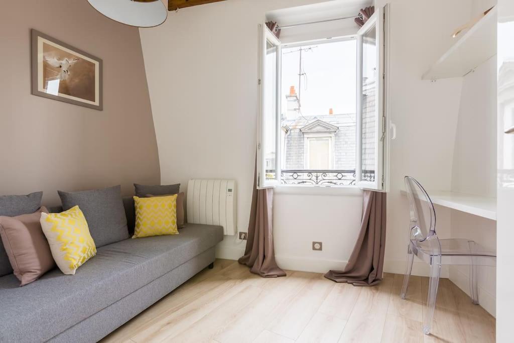 Loft Refait A Neuf En Dernier Etage 2 Paris