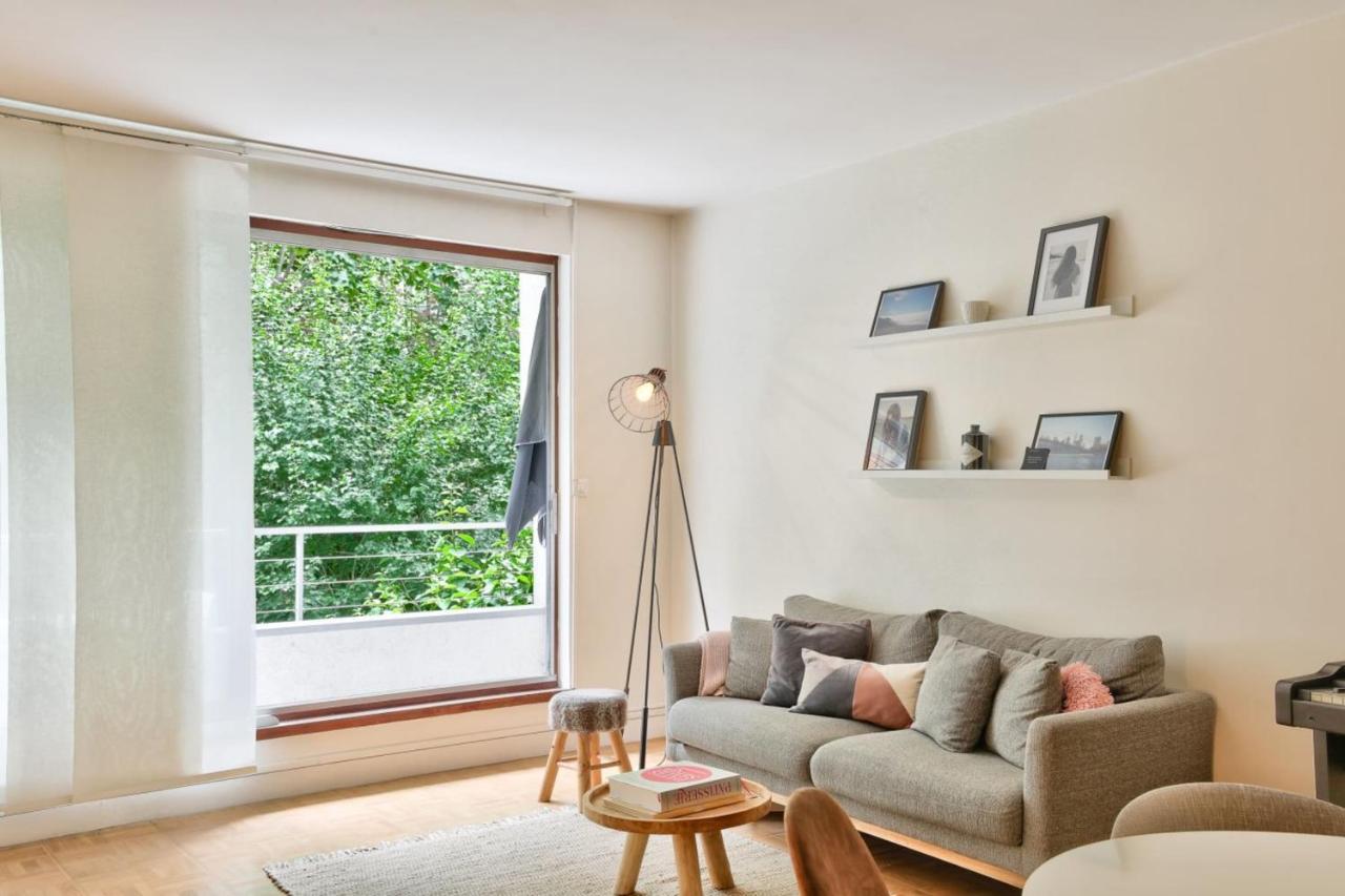 Apartment Bright With Balcony For 2 - 18 *