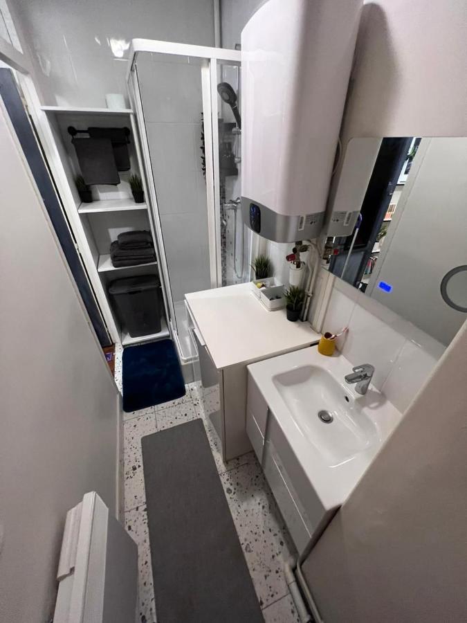 Apartment In Heart Of *