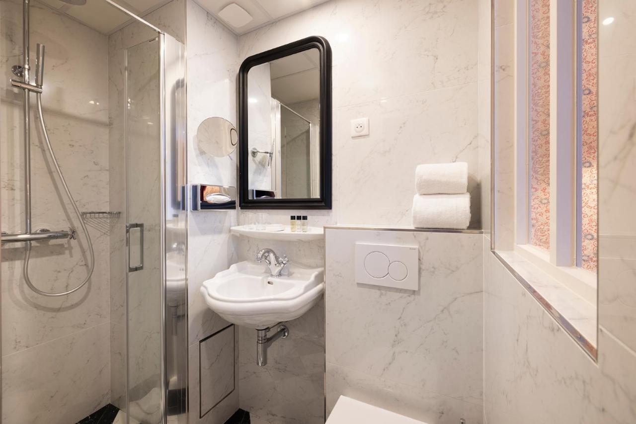 Du Champ De Mars Hotel 3*