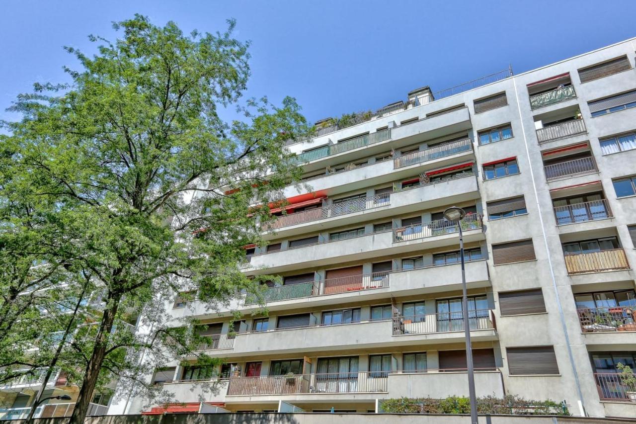 For 2 People In Pere Lachaise Appartement
