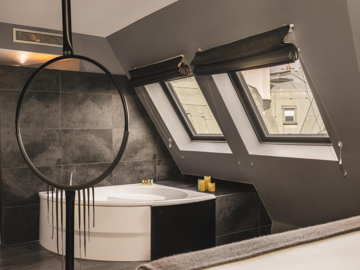 Legend Hotel Paris