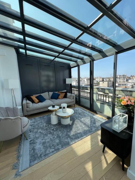 Luxury Penthouse - Eiffel Tower