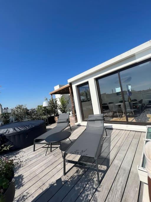 Luxury Penthouse - Eiffel Tower Apartment