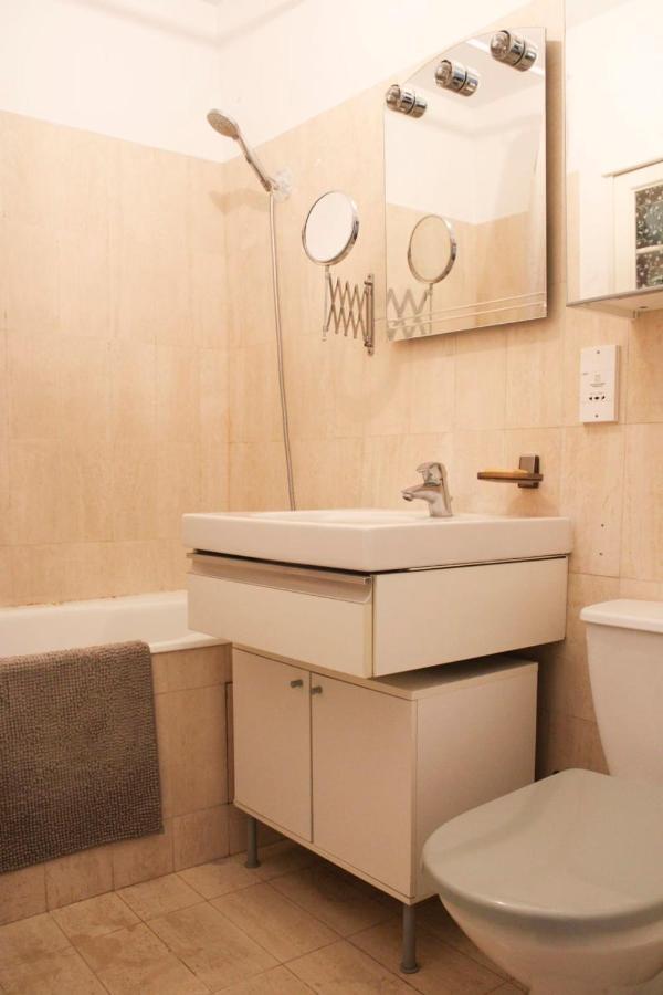 A Cosy Little Nest In The 5th Arrondissement