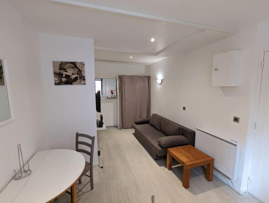 Studio In Heart Of Montmartre Sacre Coeur *