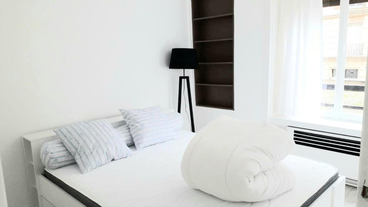 Modern 1 Bed Flat - Near Arc De Triomphe & Champs Elysees * Paris