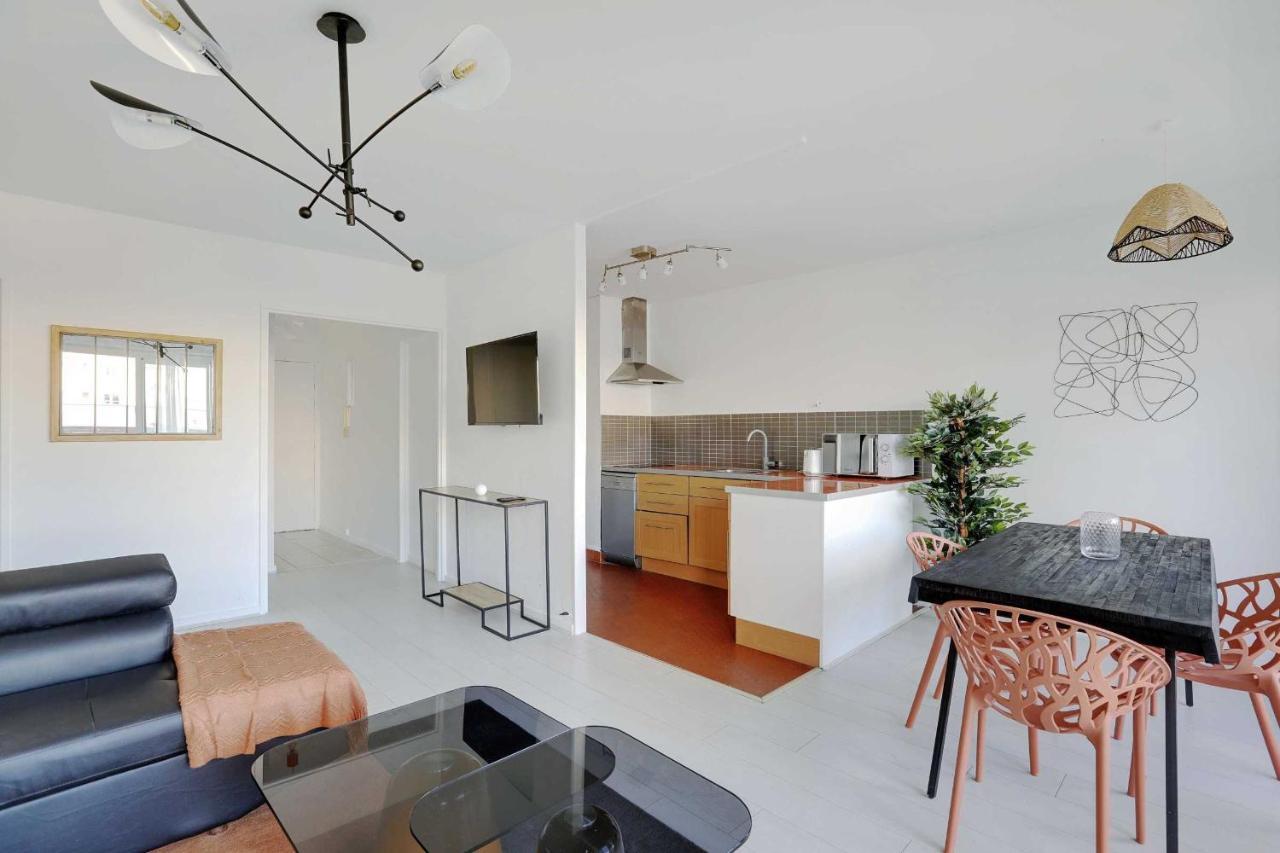 Charming T2 Refurbished Flanders Crimee Paris