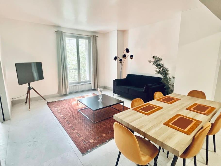 Gustave - Charming Eiffel Tower - Apartment *