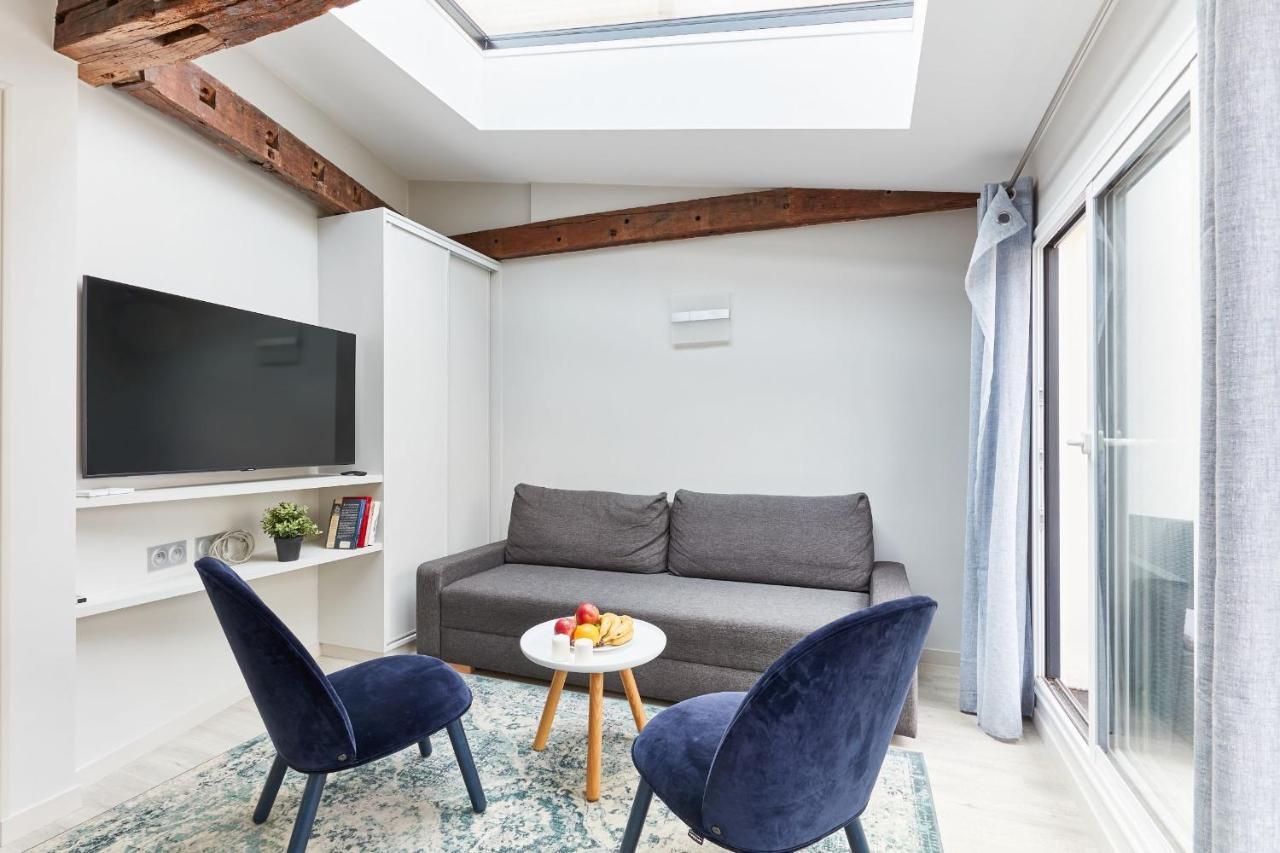Apartment St Germain Des Pres With Balcony