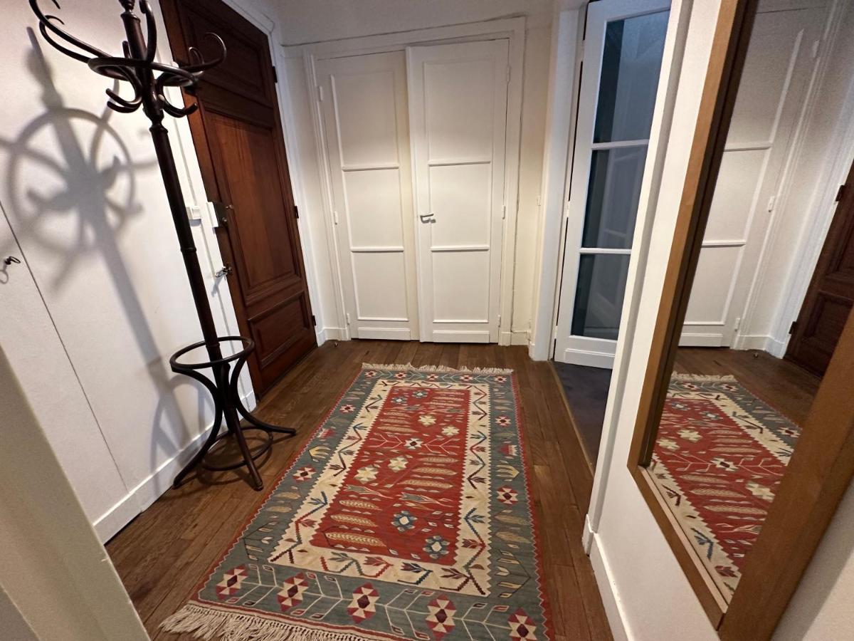 Cambronne 4 Tour Eiffel Apartment