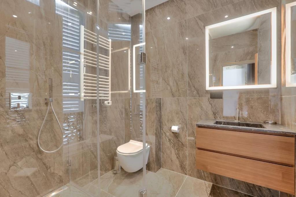 Apartment Le Luxe A La Francaise Au Coeur De Paris